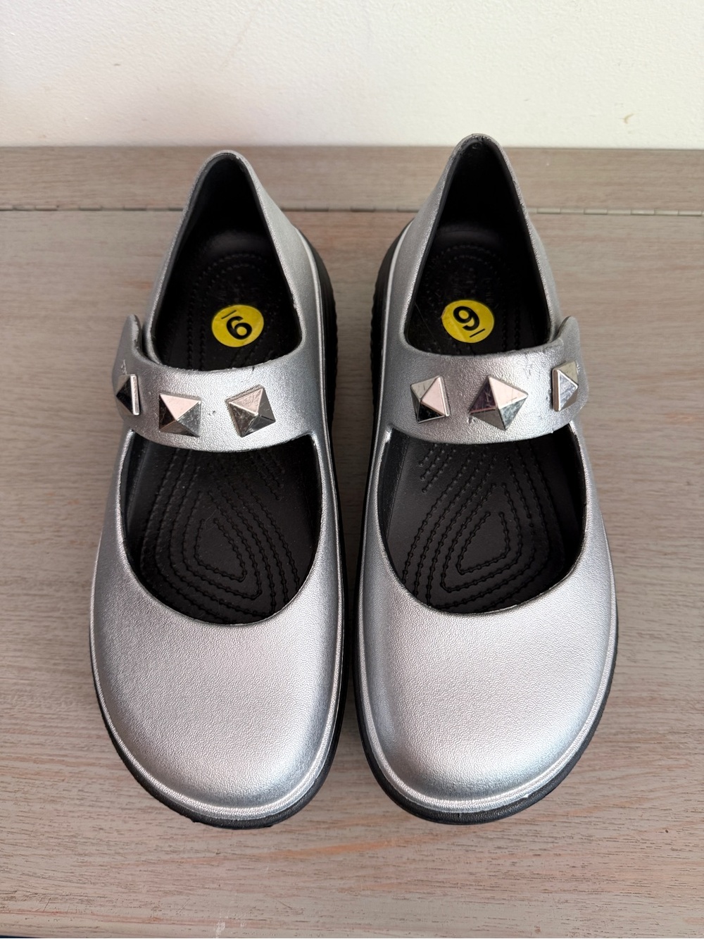 New Crocs Stomp Metallic Mary Jane 210437-040 Silver Black Platforms Size 9 - Picture 3 of 9